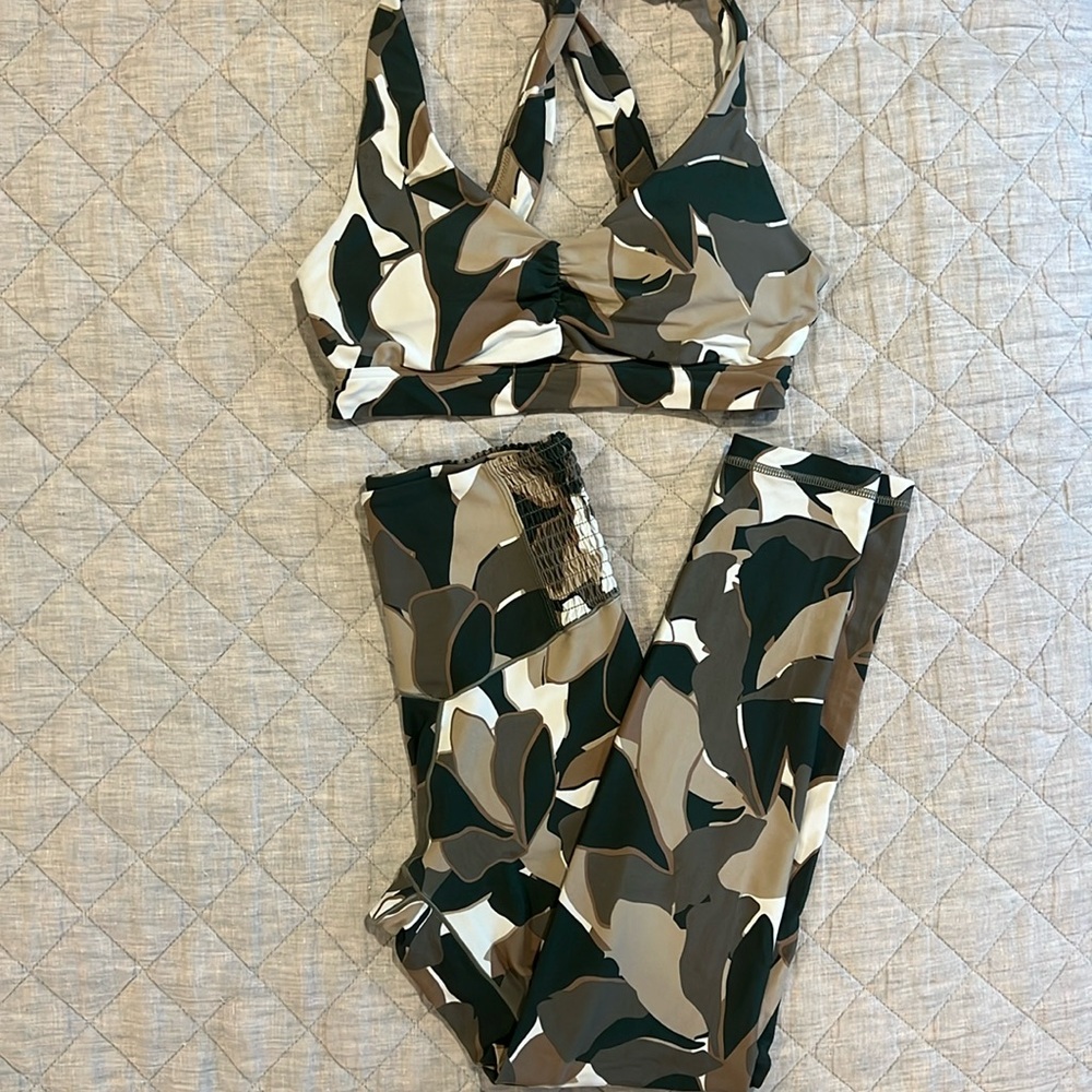 Offline by Aerie legging and sports bra set